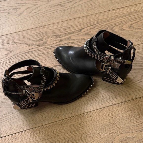 Jeffrey Campbell Leather Upper Low (1-1.9 in) Heel Height  Jeffrey Campbell Everly Studded Black Leather Moto Cutout Booties - Size 7